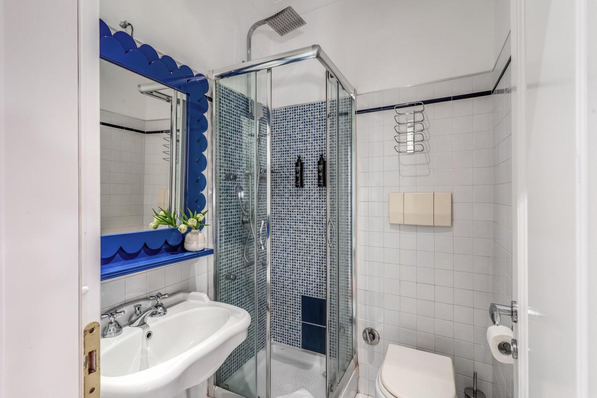 Townhouse Condotti 29 โรม ภายนอก รูปภาพ